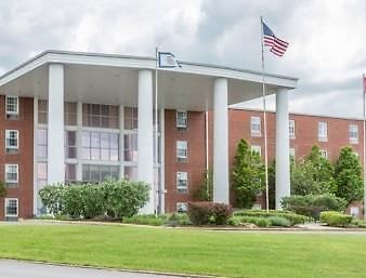 ホテル Ramada Conference Center モーガンタウン エクステリア 写真