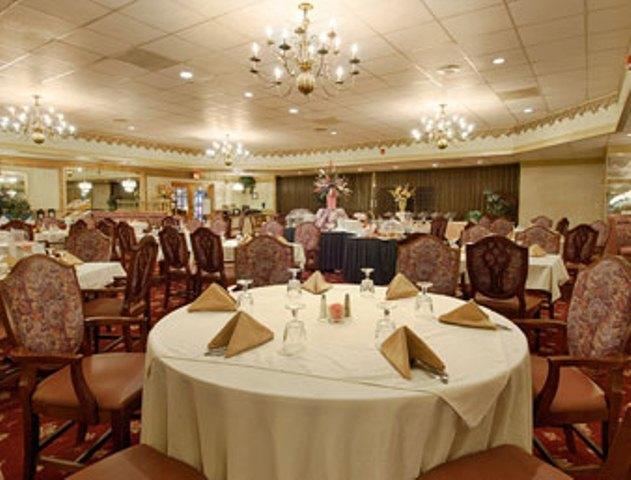 ホテル Ramada Conference Center モーガンタウン レストラン 写真