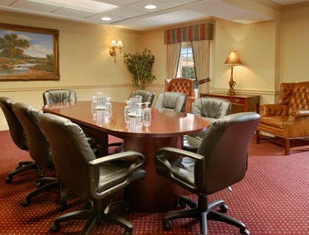 ホテル Ramada Conference Center モーガンタウン 設備 写真